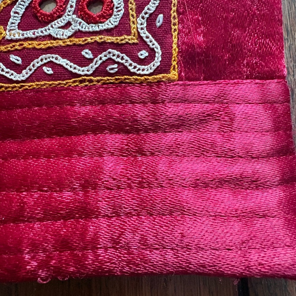 Vintage Red Silk Kutch Embroidered Sling Bag Mirror Work Boho Purse - Picture 7 of 9
